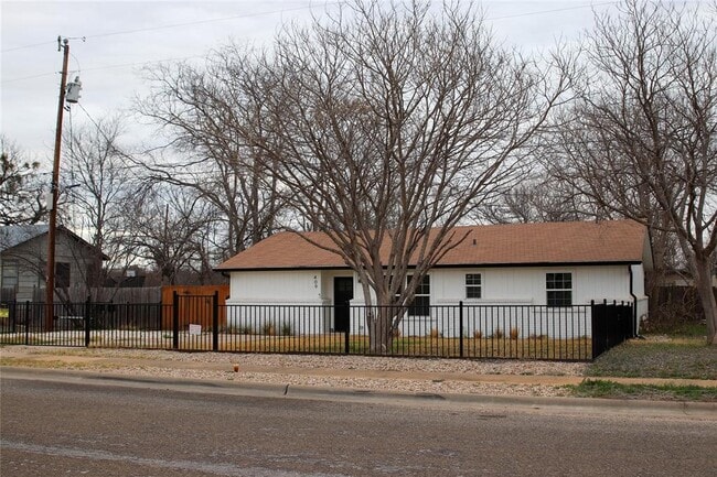Photo - 409 Ave R