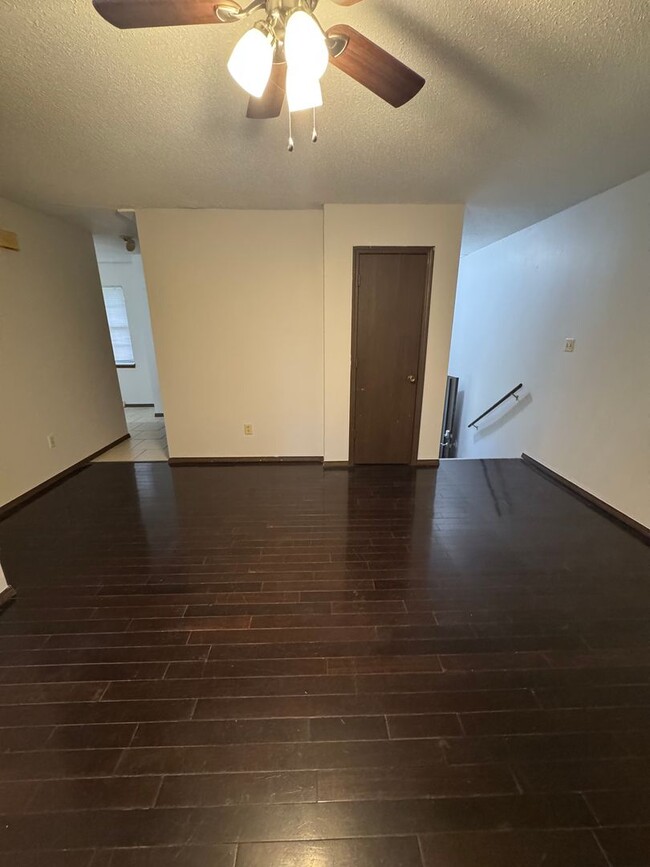 Photo - 2008 Juniper Dr Unidad A