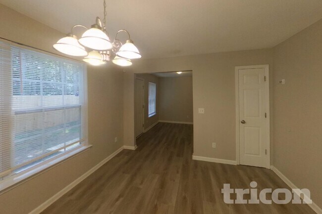 Photo - 137 Lossie Ln