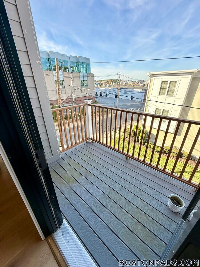 Photo - 157 Everett St Unit 303