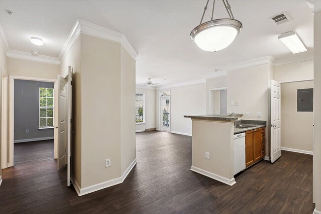 Lakeside Vista Apartments
