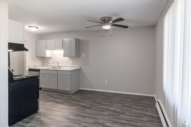 2BR, 1BA - 905SF - Dining Area