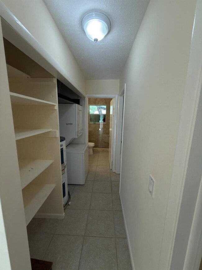 307 Northlake Dr