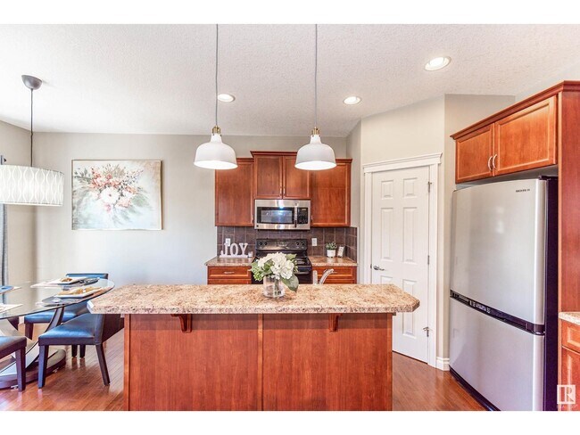 Photo - 11721-1167B 167B Ave NW