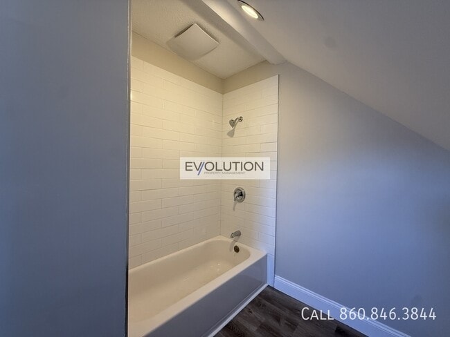 Photo - 228-230-230 Franklin Ave Unit FL3