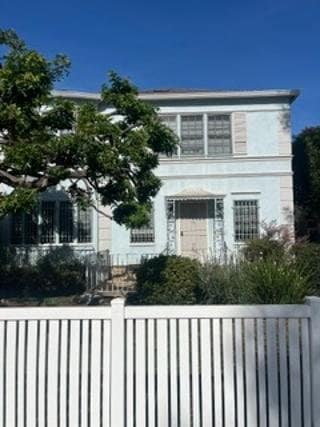 231 S Poinsettia Pl Unidad 231