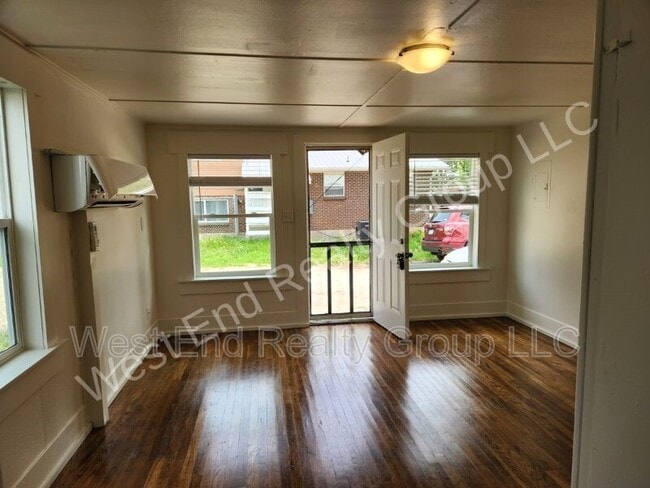 Building Photo - 765 N Colorado Ave Unit 5