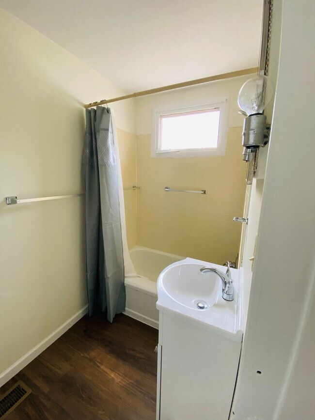 Coming Soon! 6/5/2024 Convenient Location Rental House Rental in