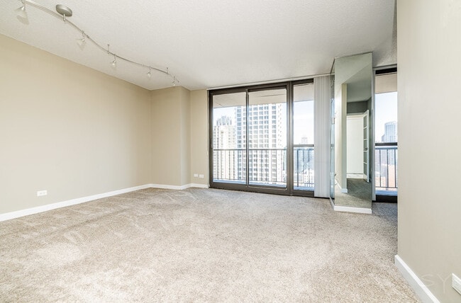 Photo - 10 E Ontario St Unit 3701