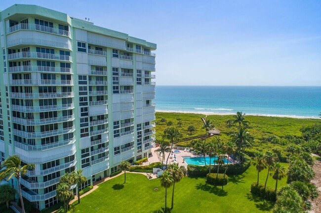 Building Photo - 2700 N Hwy A1A Unit 902