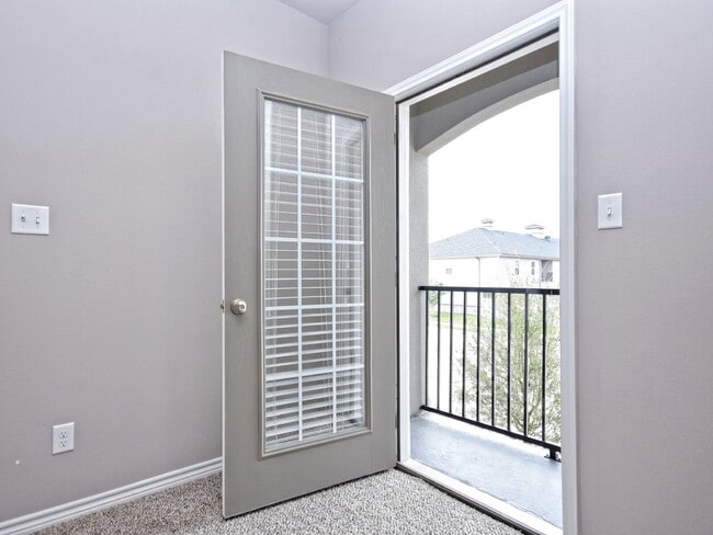 Photo - 3503 Summerway Dr