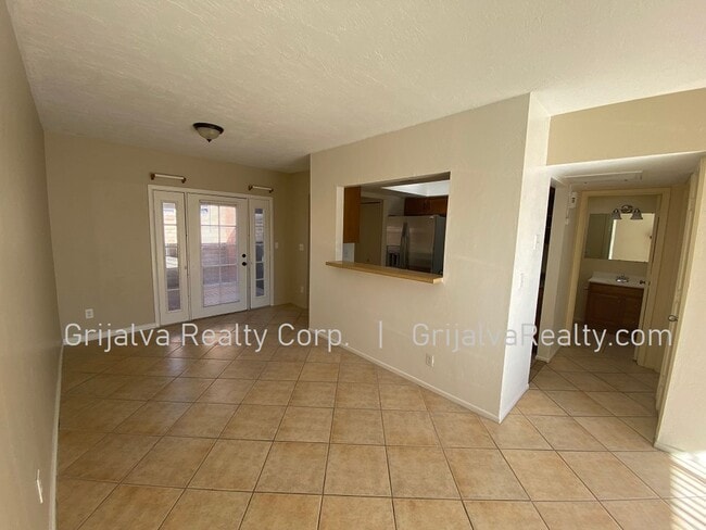Photo - 3411 E Glenn St Unit 01