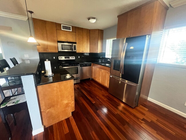 Building Photo - 1353 Holly Heights Dr Unit 1