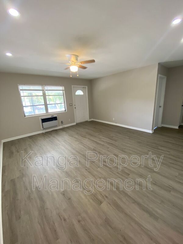 Photo - 612 Prosperity Farms Rd Unit 2