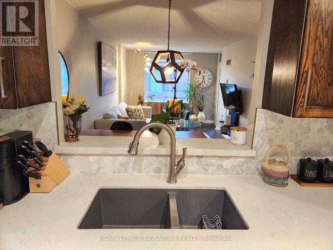 Photo - 39 Parliament St Unit 608