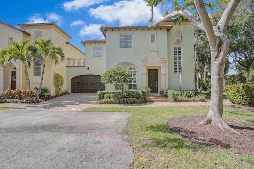 Photo - 138 Via Palma Ln