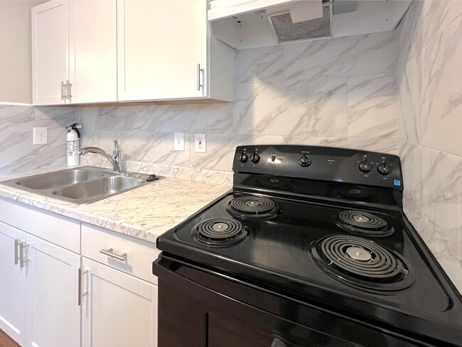 Photo - Room in Apartment on Gresham Park Dr