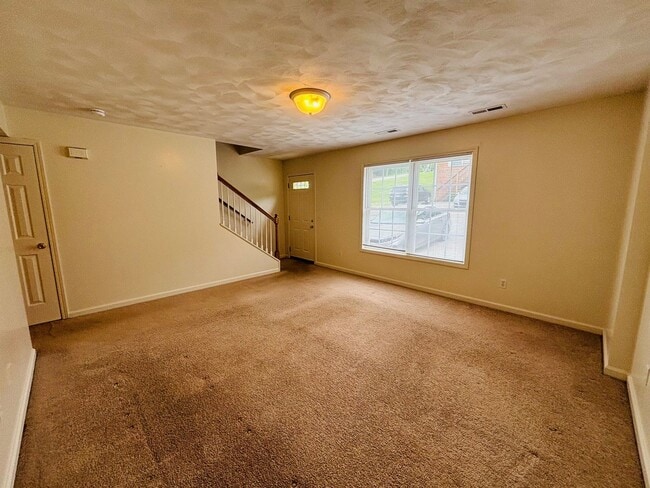 Photo - 765 E Main St