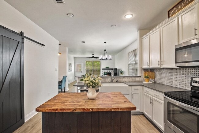 1509 Waterfall Ln