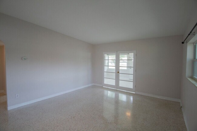 Photo - 2510 Roxbury Rd