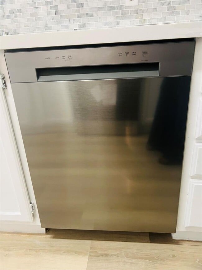 Building Photo - 2668 Bering Dr Unit 2668