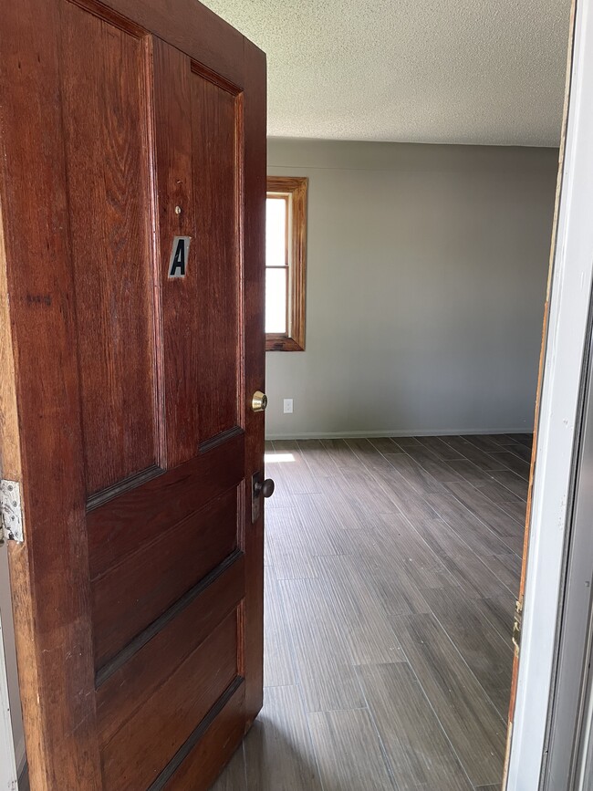 Building Photo - 26095 E Huron River Dr Unit B