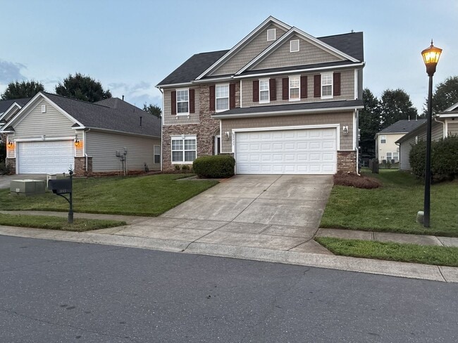Building Photo - Spacious 4BR/2.5BA Home located in Berewick