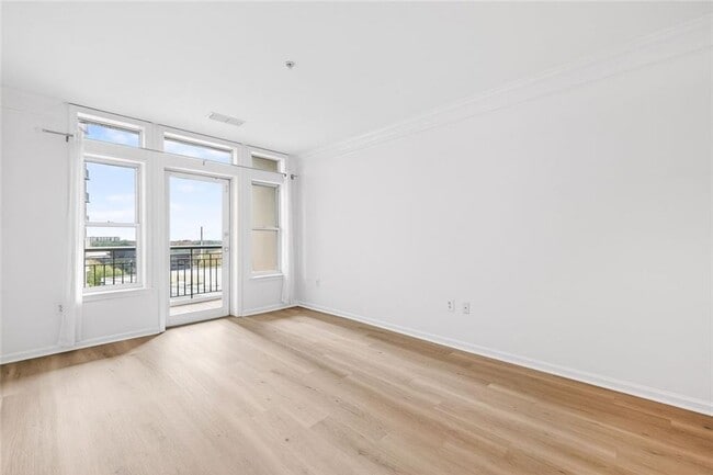 Photo - 3334 Peachtree Rd NE Unit 905