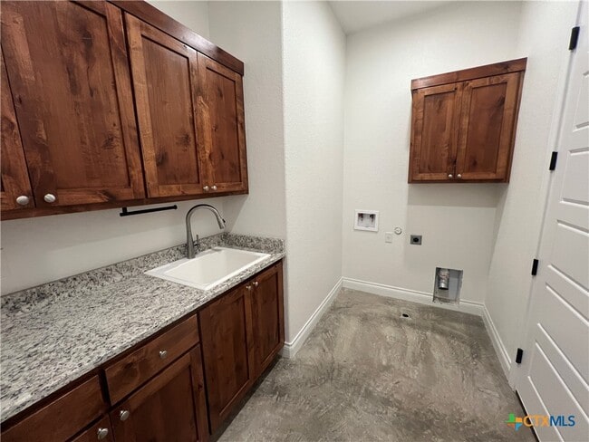 Photo - 274 Kerlick Ln