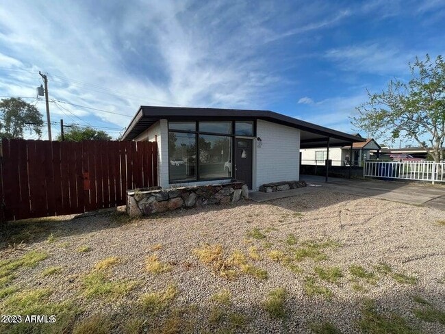 453 W University Dr
