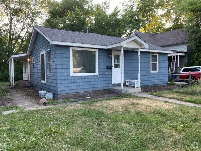 Building Photo - 2803 Wabash St Rental