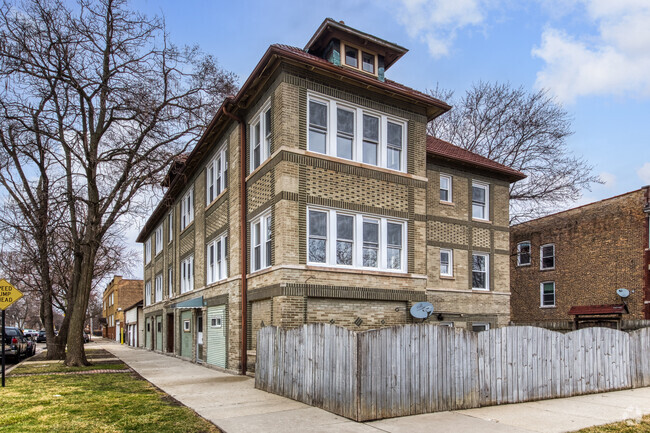 Building Photo - 3707 N Lockwood Ave Rental