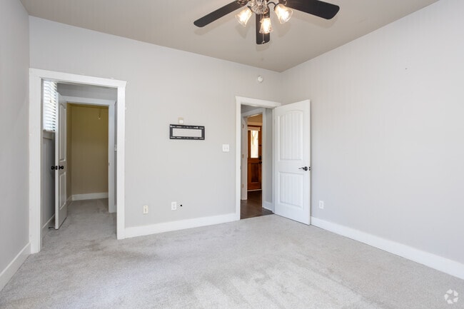 3BR, 3BA - 1,426SF - Primary Bedroom