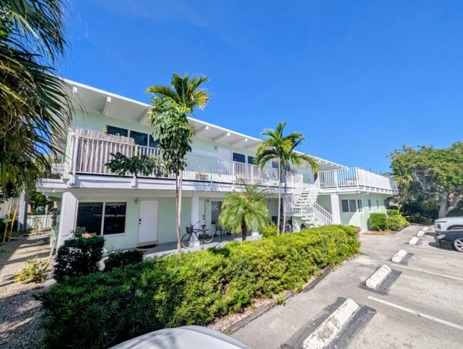 Building Photo - 321 SE 15th Ave Unit A5