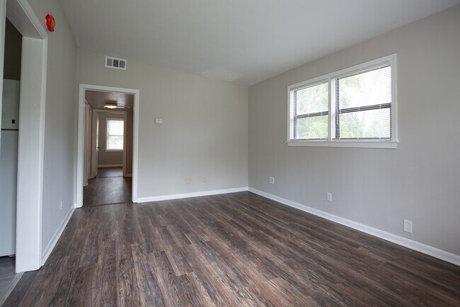 Living Room - 1513 Atkamire Dr Unit Apt A