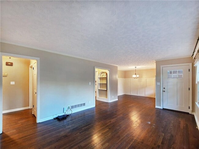 Photo - 2172 Pawnee Dr SE