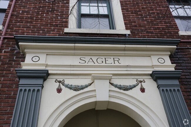 Entrance - 1665 Lamont St Apartments
