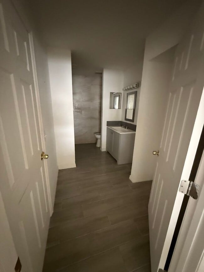 3977 Crayrich Cir