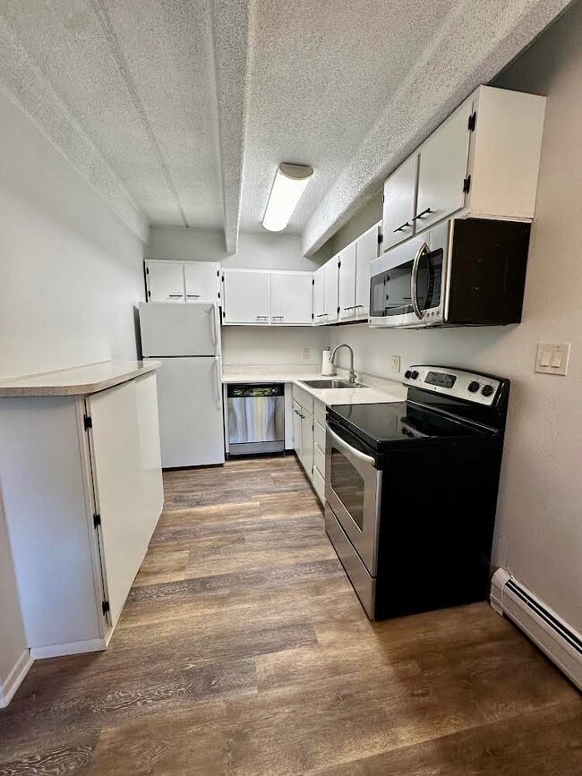 Photo - 2401 S Gaylord St Unidad 103