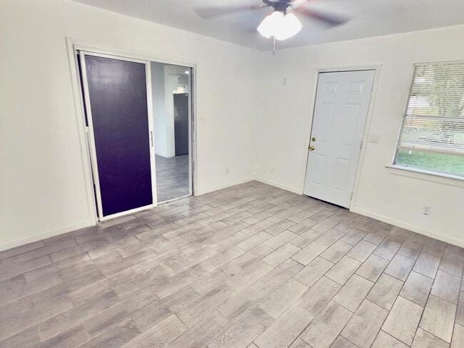 Photo - 4312 Meadowpark Dr