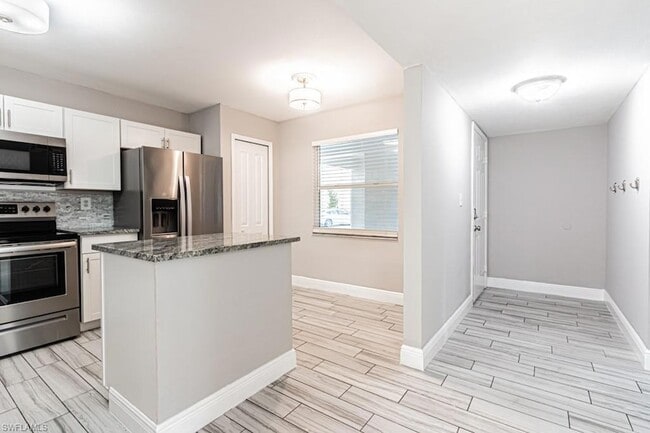 Photo - 1392 Churchill Cir