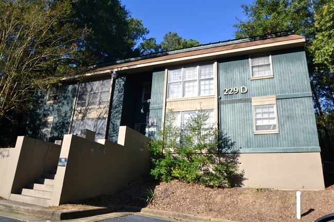 Photo - Woodcliff Apartments