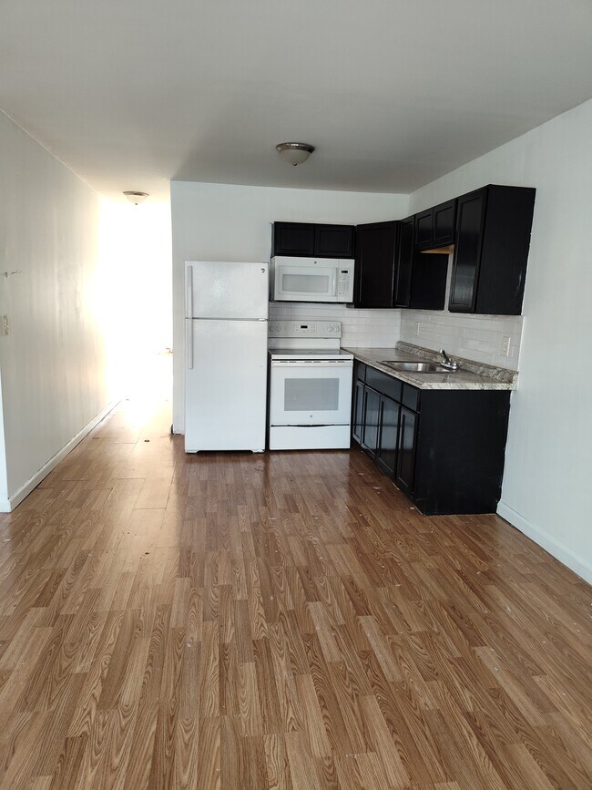 Kitchen - 12 W Main St Unit Apartment #2