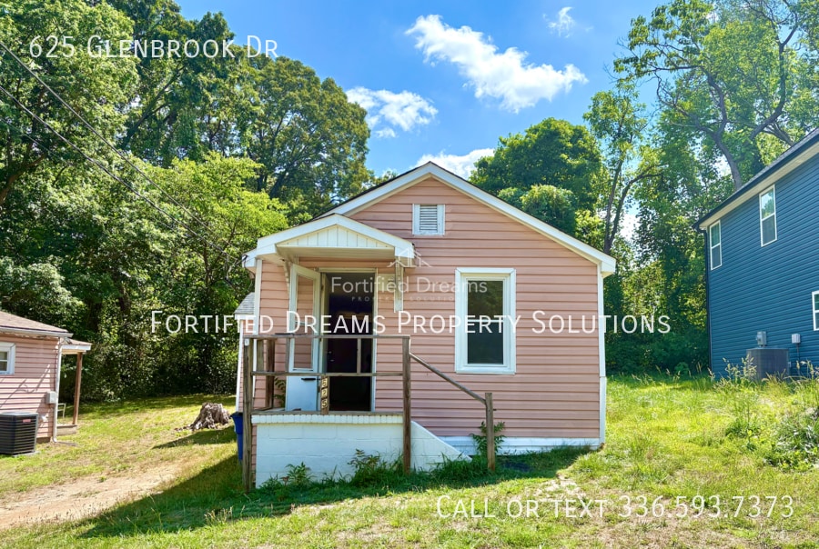 Photo - 625 Glenbrook Dr