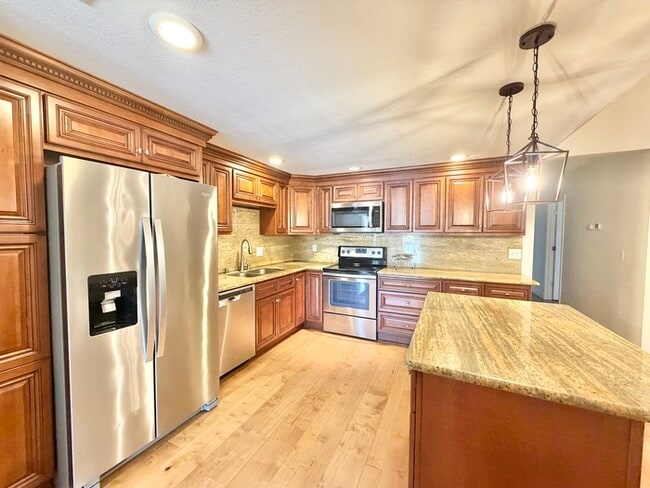 Beautifully updated 3 bedroom 2 bathroom duplex in Carmichael!
