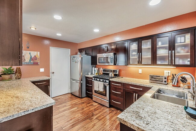 Photo - 445 E Dunne Ave