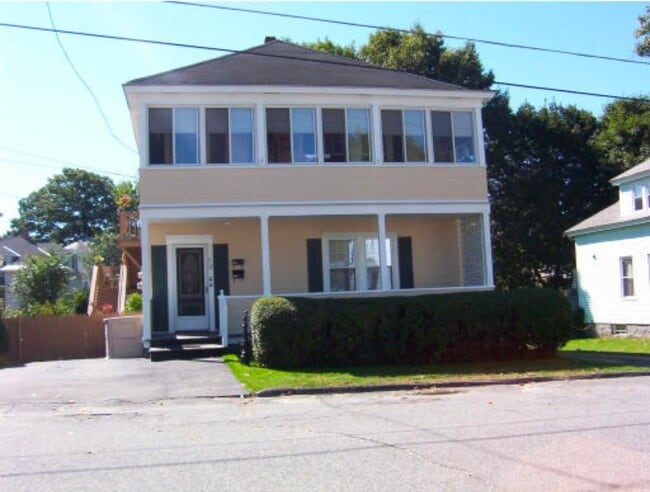 Building Photo - 12 Douglas Rd Unit #2
