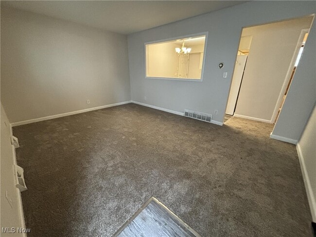 Photo - 975 Berwin St