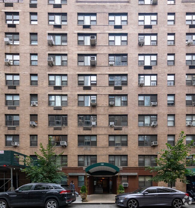 Photo - 150 E 56th St