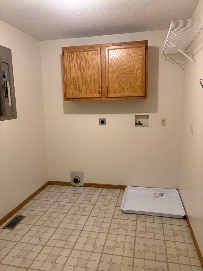 Photo - 7603 Crooks Rd SW